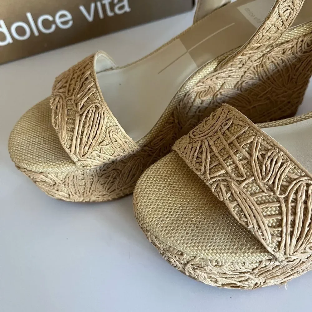 Dolce Vita Talisa Platform Wedges-Beige Textured Sandal Sz 6 Excellent Condition